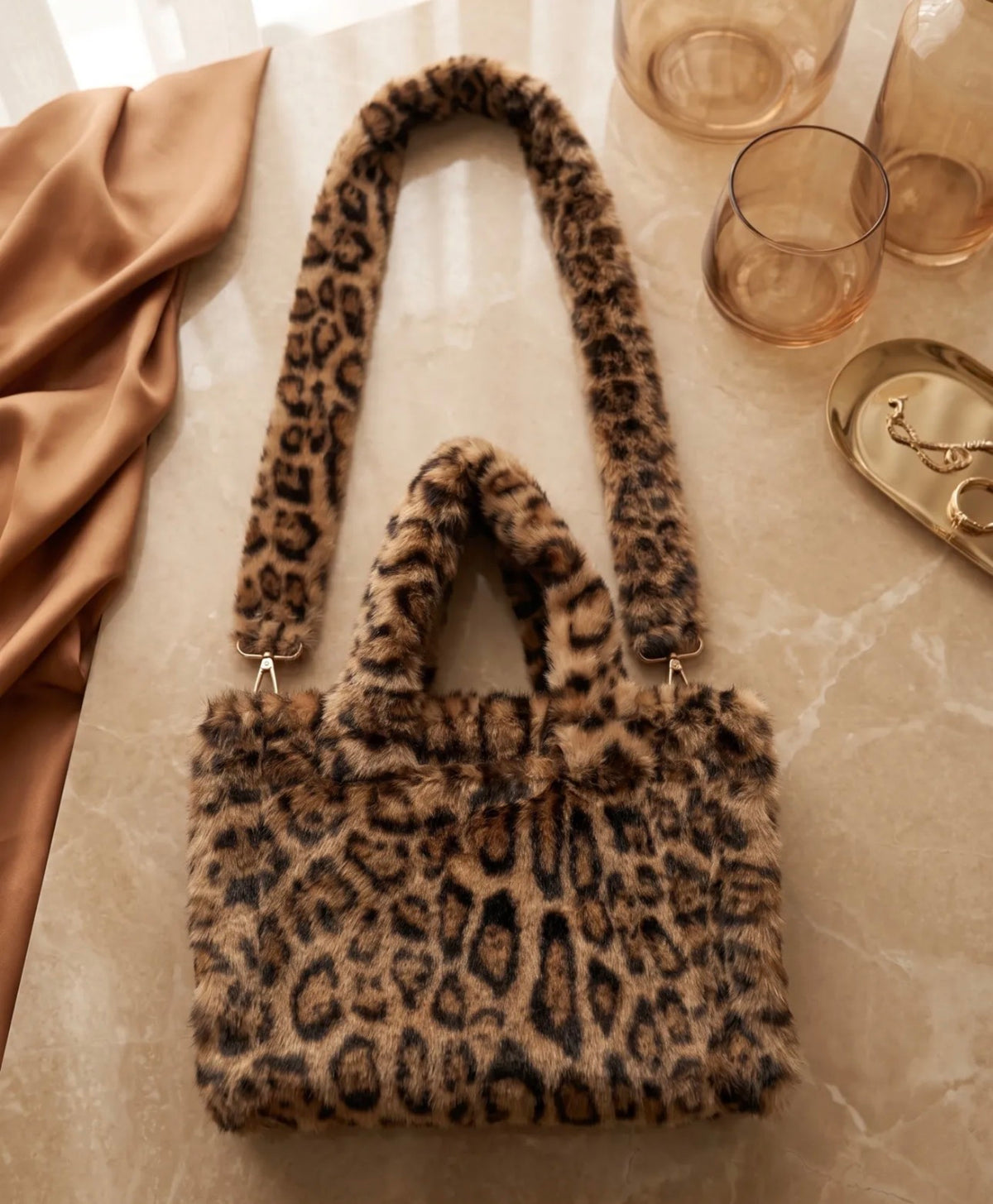 Sac Sienna femme en fausse fourrure léopard – Bandoulière détachable