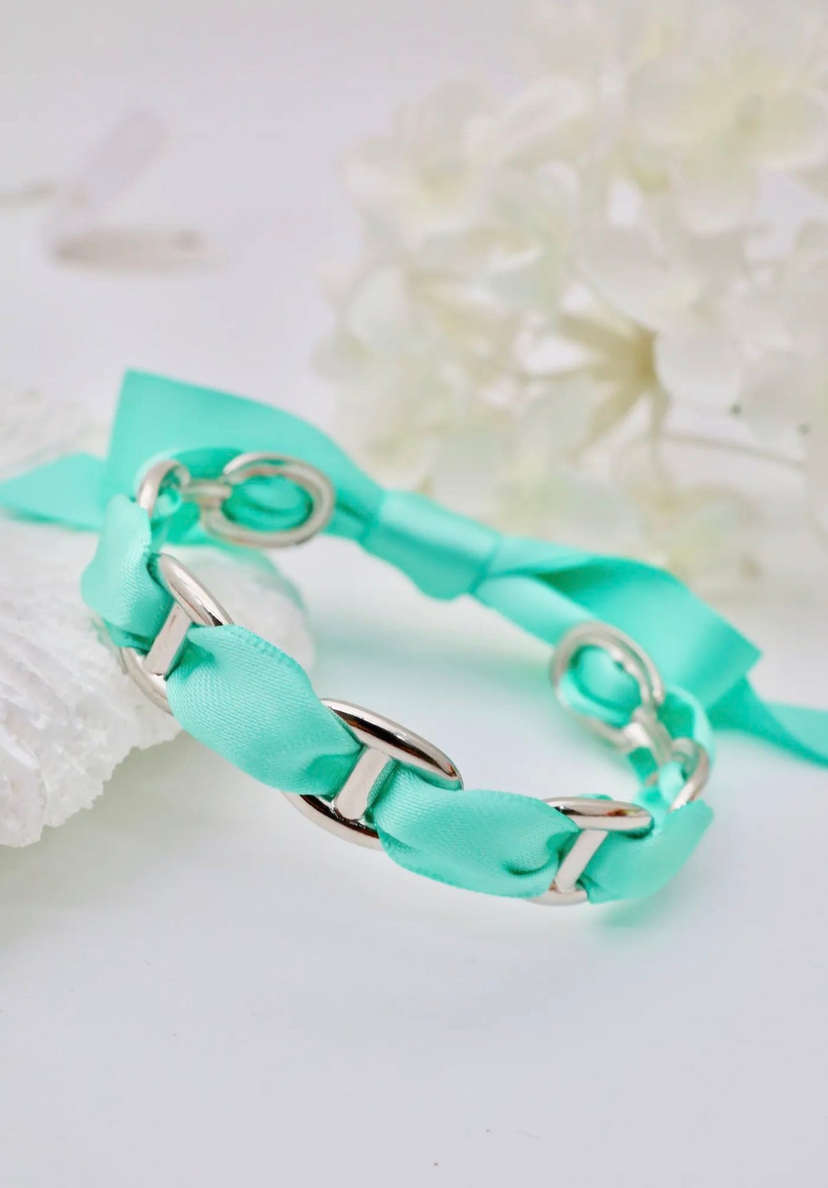 Jonc Riviera Argenté – Maille marine & ruban coloré en acier inoxydable