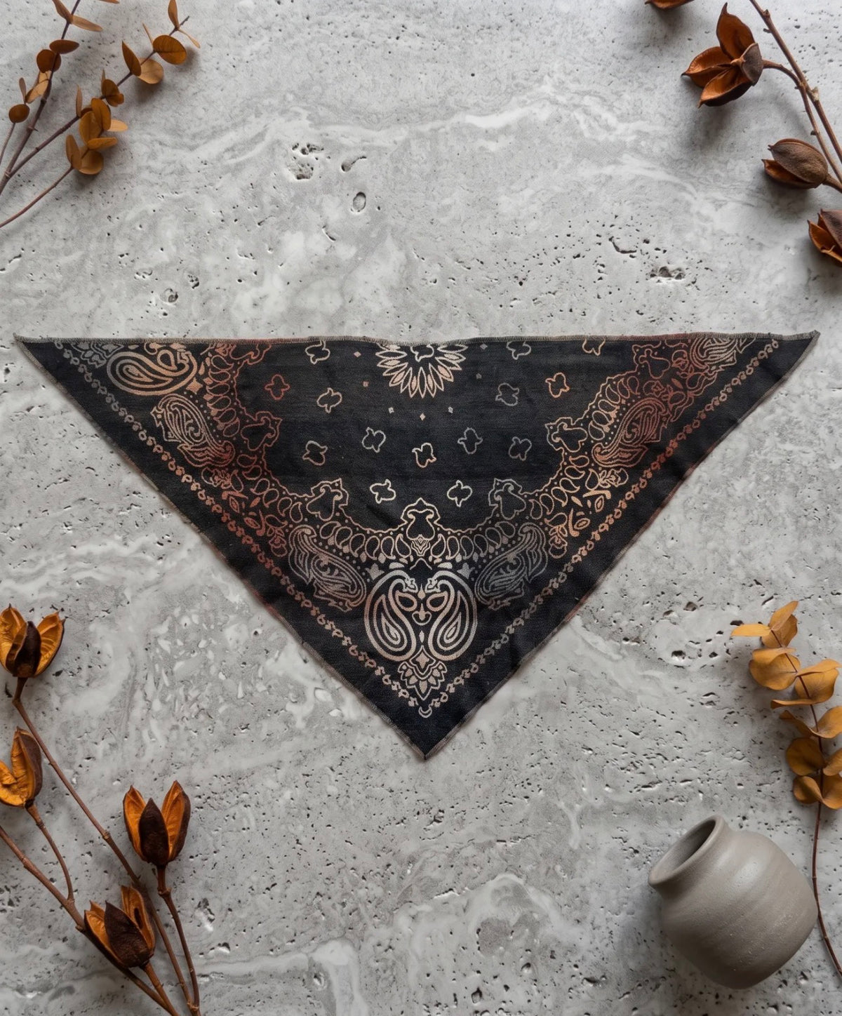 Écharpe Naya triangle femme motif bandana 65 × 180 cm – Viscose & laine