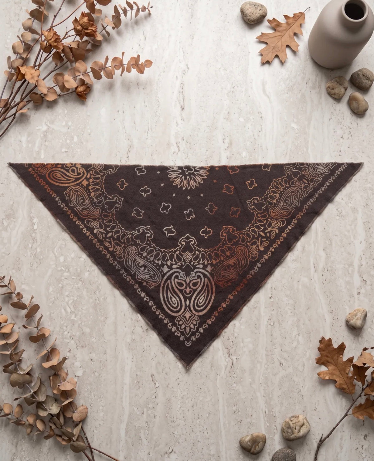 Écharpe Naya triangle femme motif bandana 65 × 180 cm – Viscose & laine