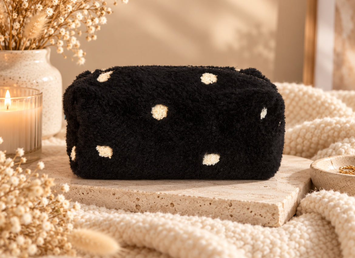 Trousse Sherpa à pois – Beige & Marron ou Noire & Blanche