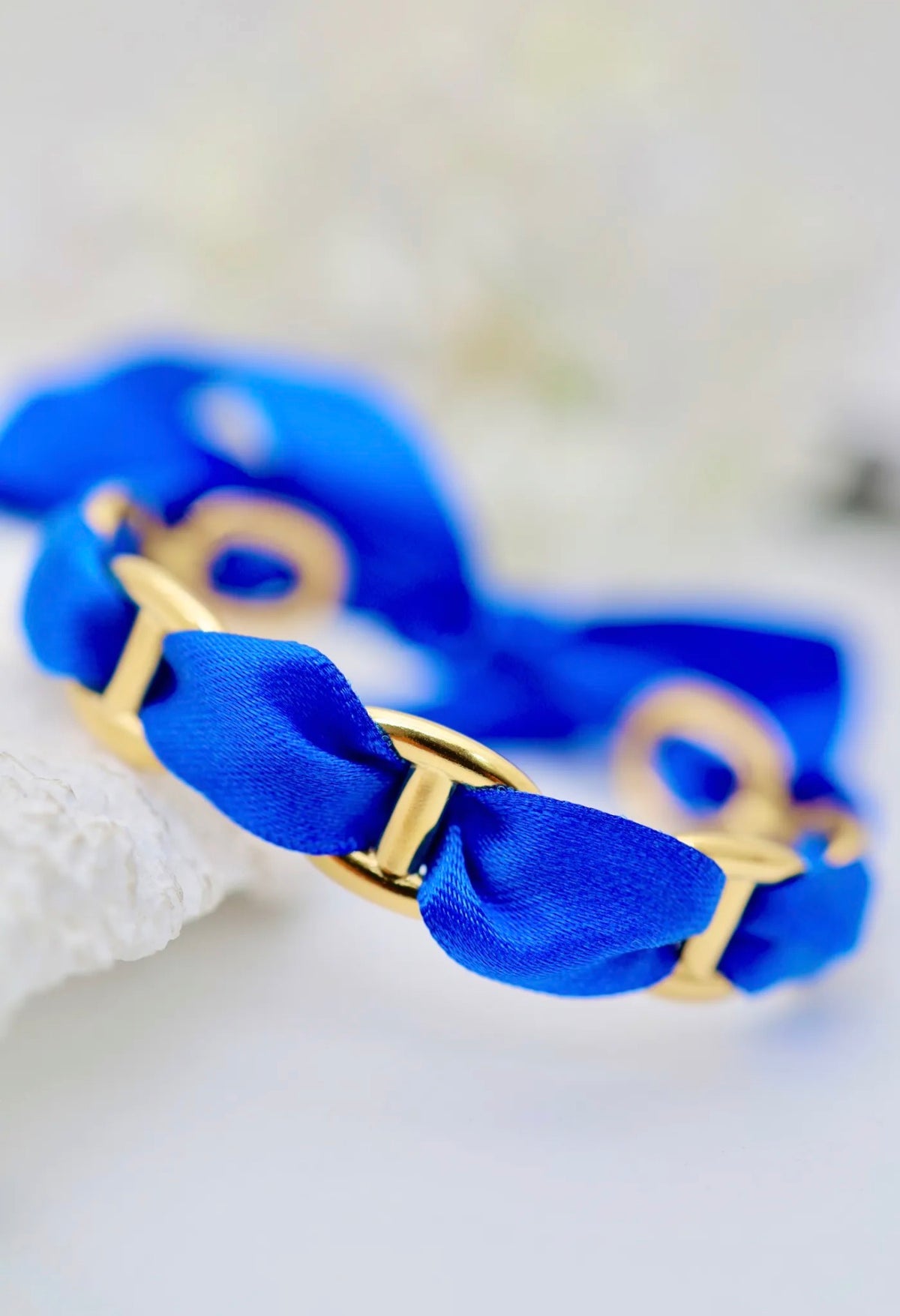 Jonc Riviera Doré – Maille marine & ruban coloré en acier inoxydable