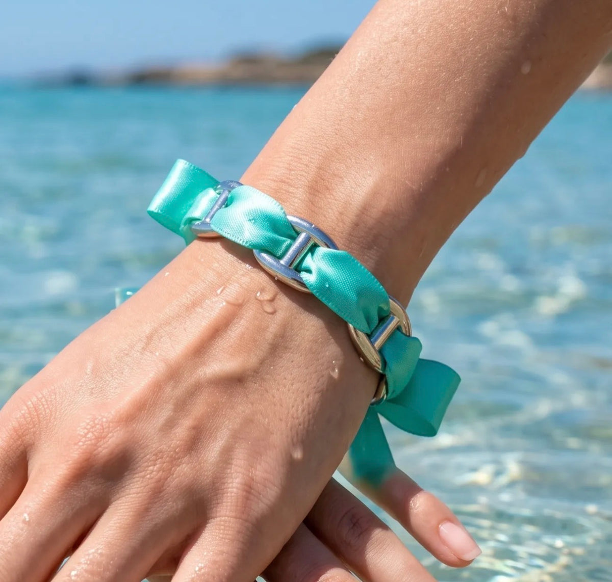 Jonc Riviera Argenté – Maille marine & ruban coloré en acier inoxydable