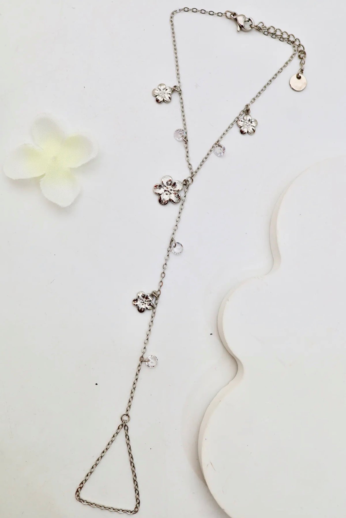 Chaîne de main Fleuria – Fleurs en acier inoxydable