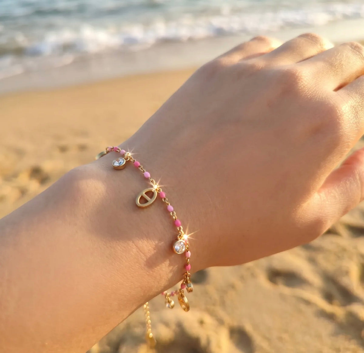 Bracelet Kaïa – Maille marine colorée en acier inoxydable doré