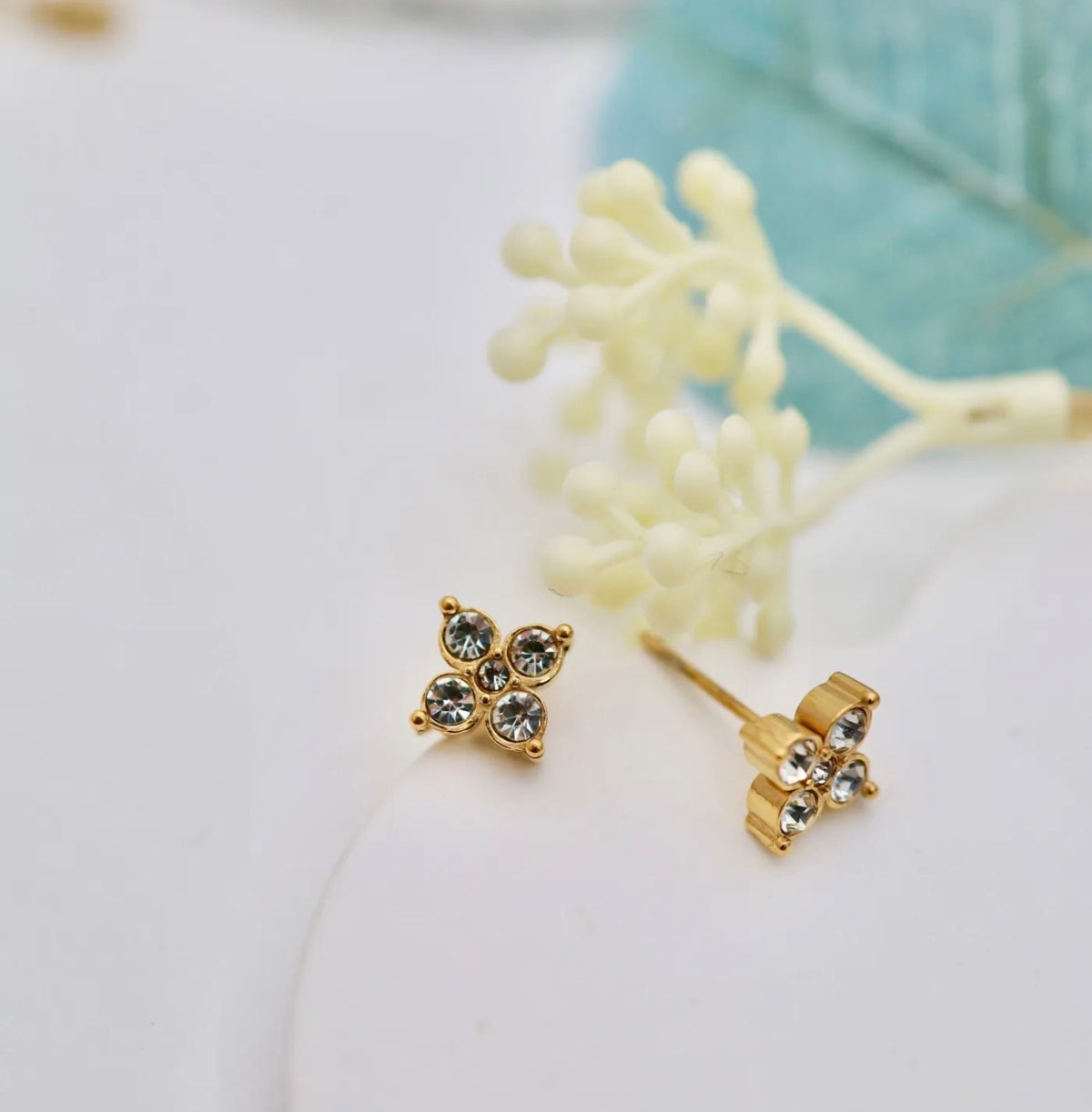 Boucles d’oreilles « Éclat Fleur » – Zirconiums – Acier inoxydable – 6 coloris