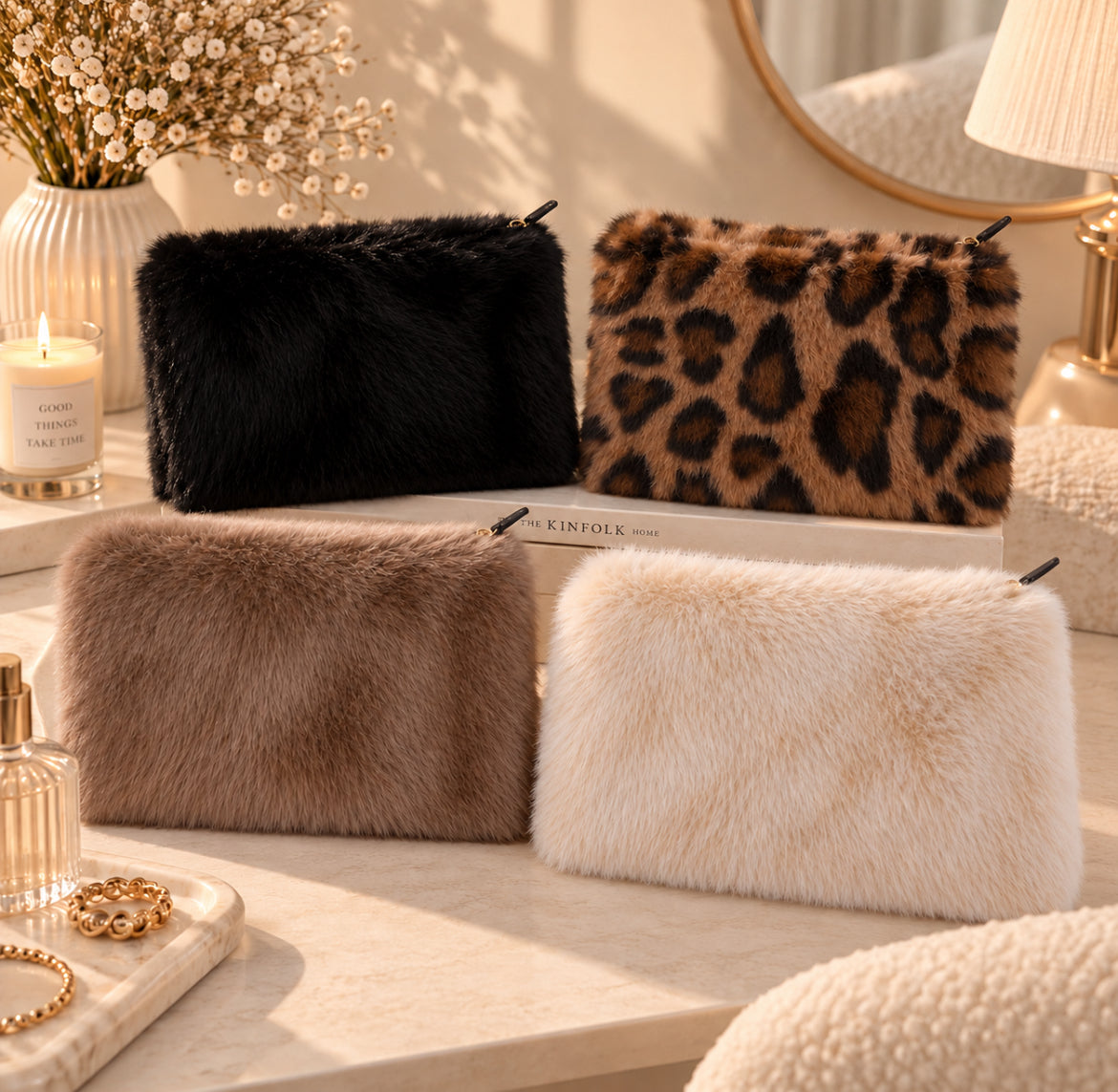 Mila – Trousse en Fausse Fourrure Douce