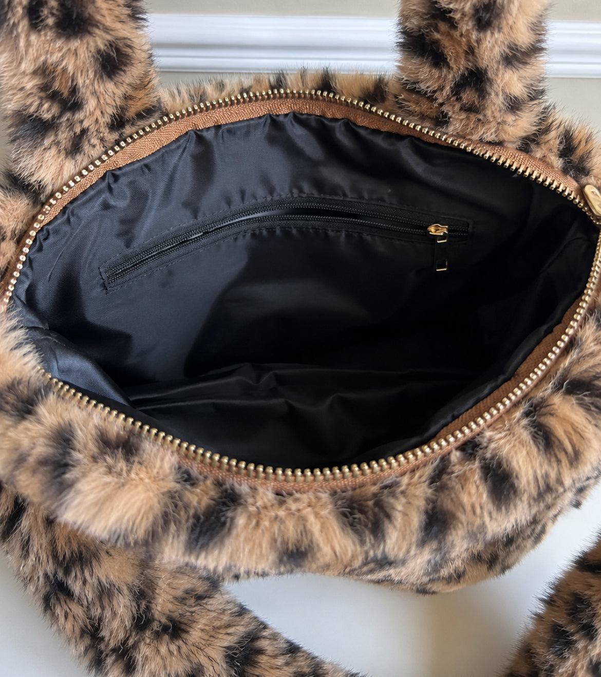 Sac Sienna femme en fausse fourrure léopard – Bandoulière détachable