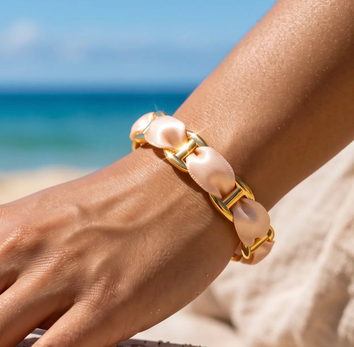 Jonc Riviera Doré – Maille marine & ruban coloré en acier inoxydable