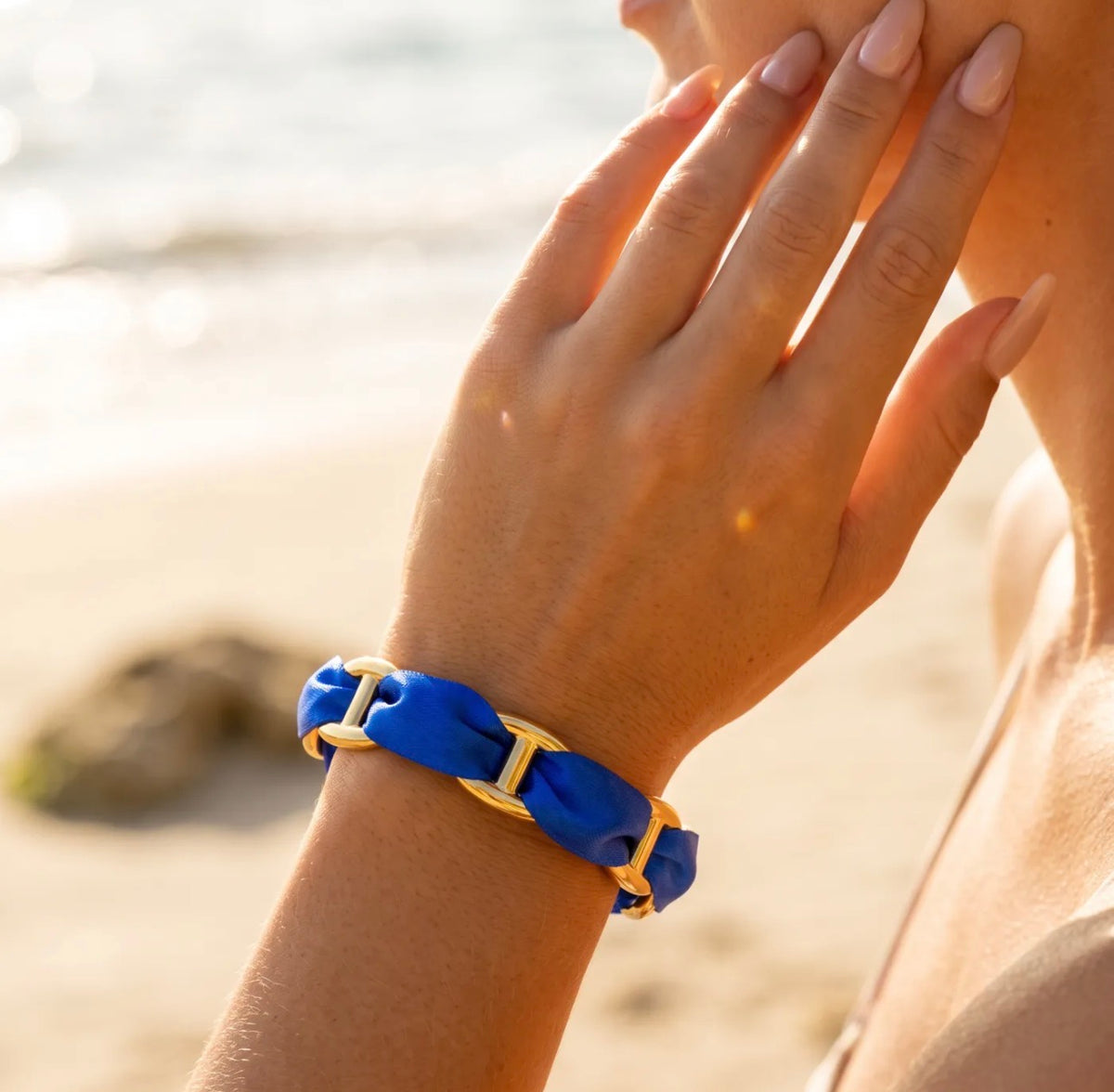 Jonc Riviera Doré – Maille marine & ruban coloré en acier inoxydable