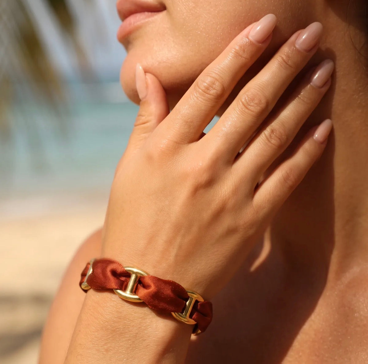 Jonc Riviera Doré – Maille marine & ruban coloré en acier inoxydable