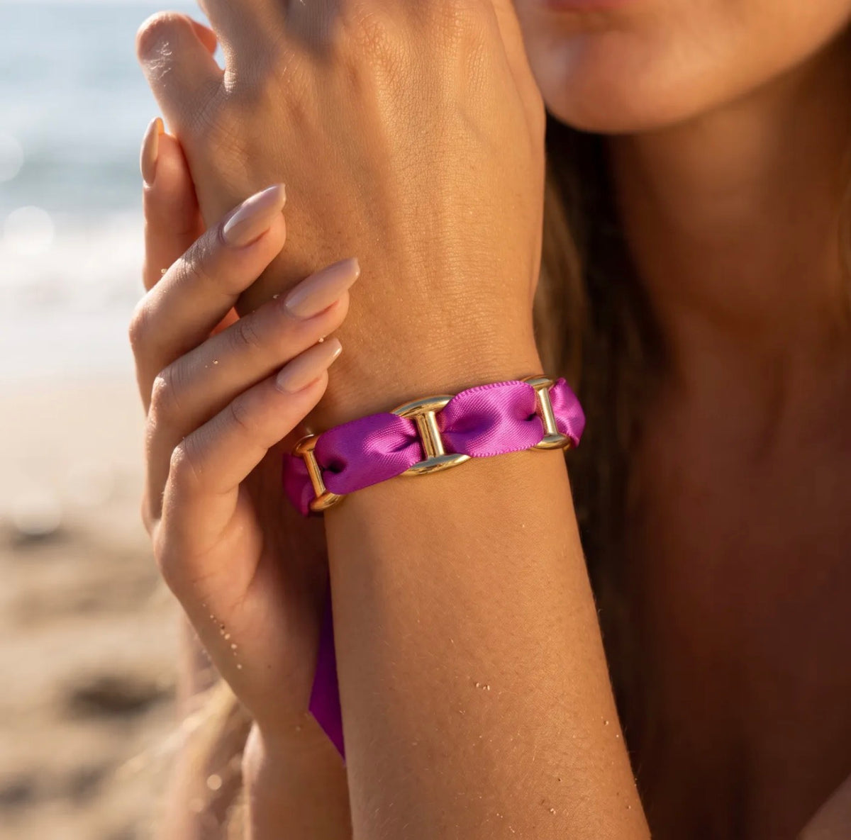 Jonc Riviera Doré – Maille marine & ruban coloré en acier inoxydable