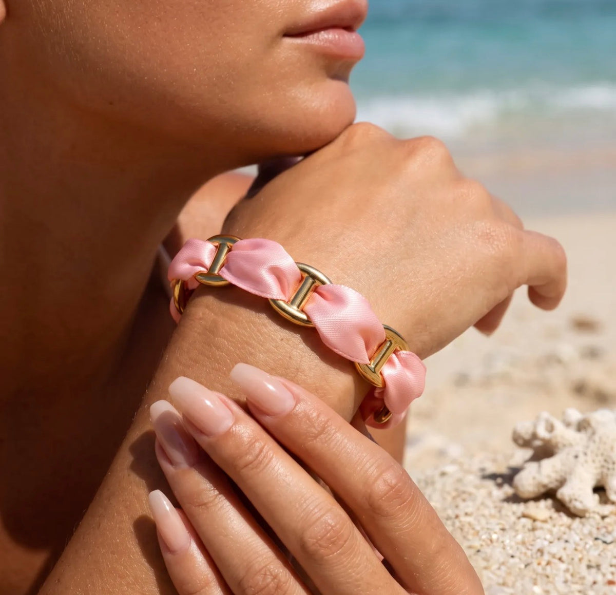 Jonc Riviera Doré – Maille marine & ruban coloré en acier inoxydable
