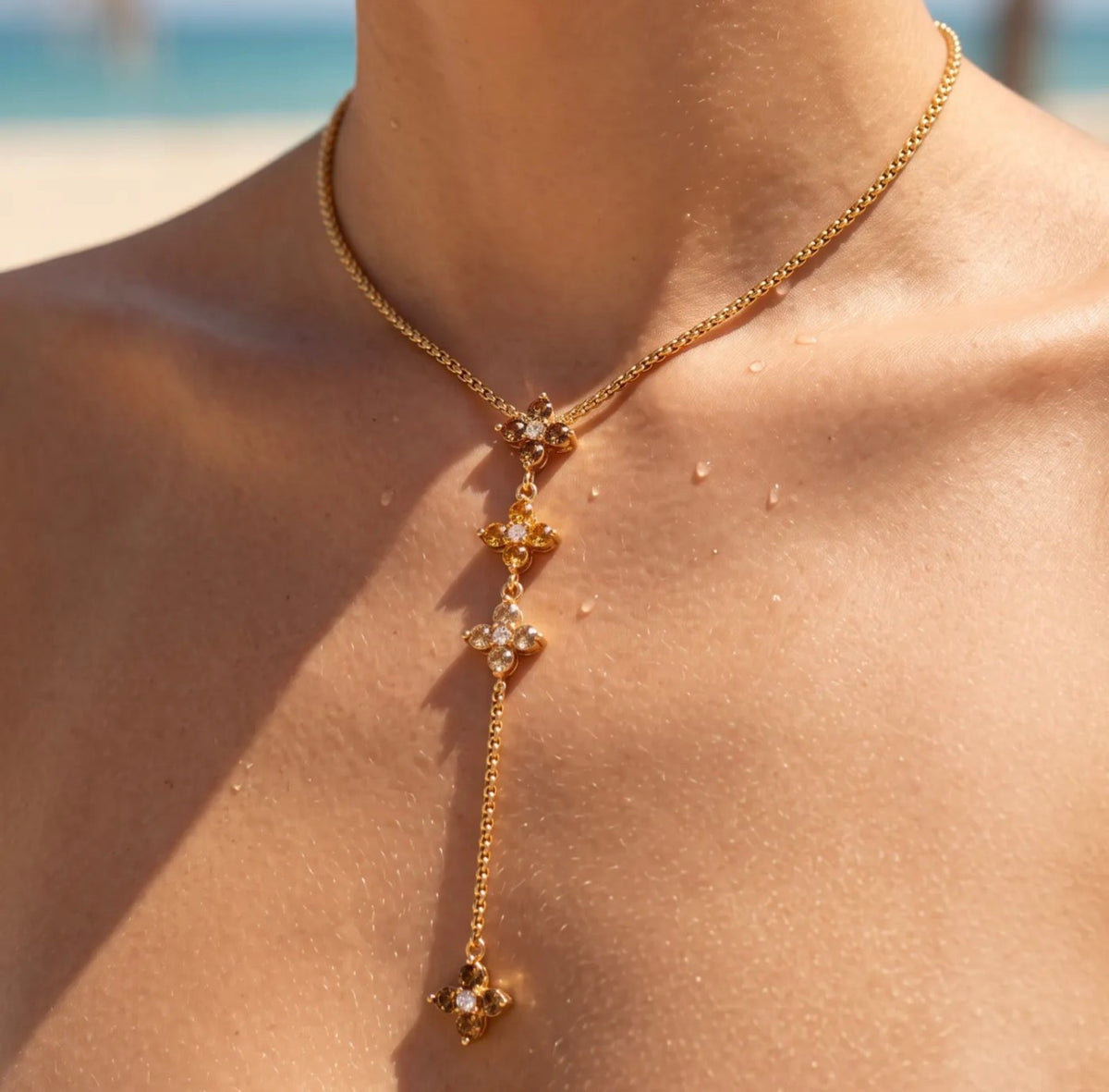Collier Y Athéna. ￼