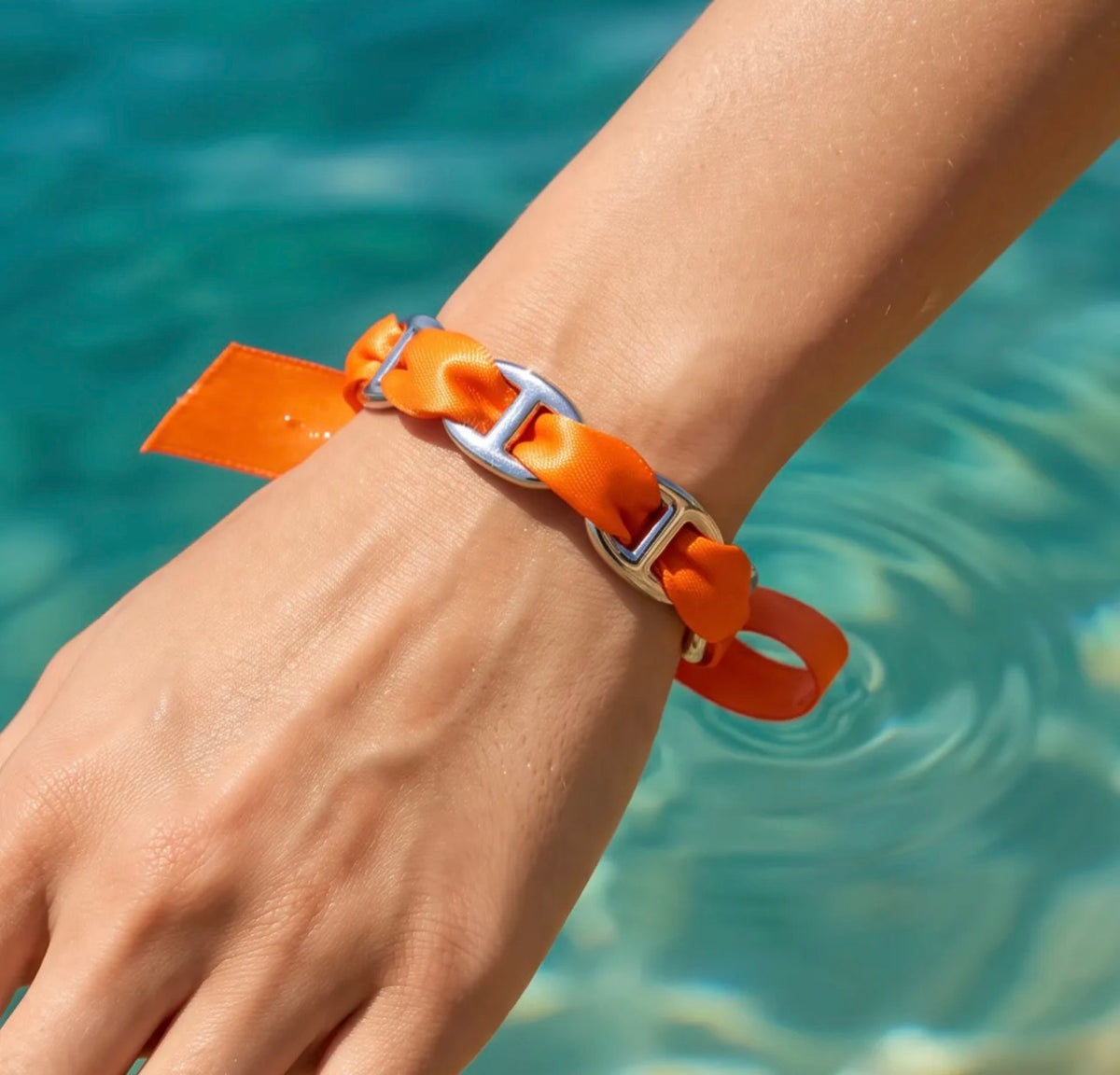 Jonc Riviera Argenté – Maille marine & ruban coloré en acier inoxydable