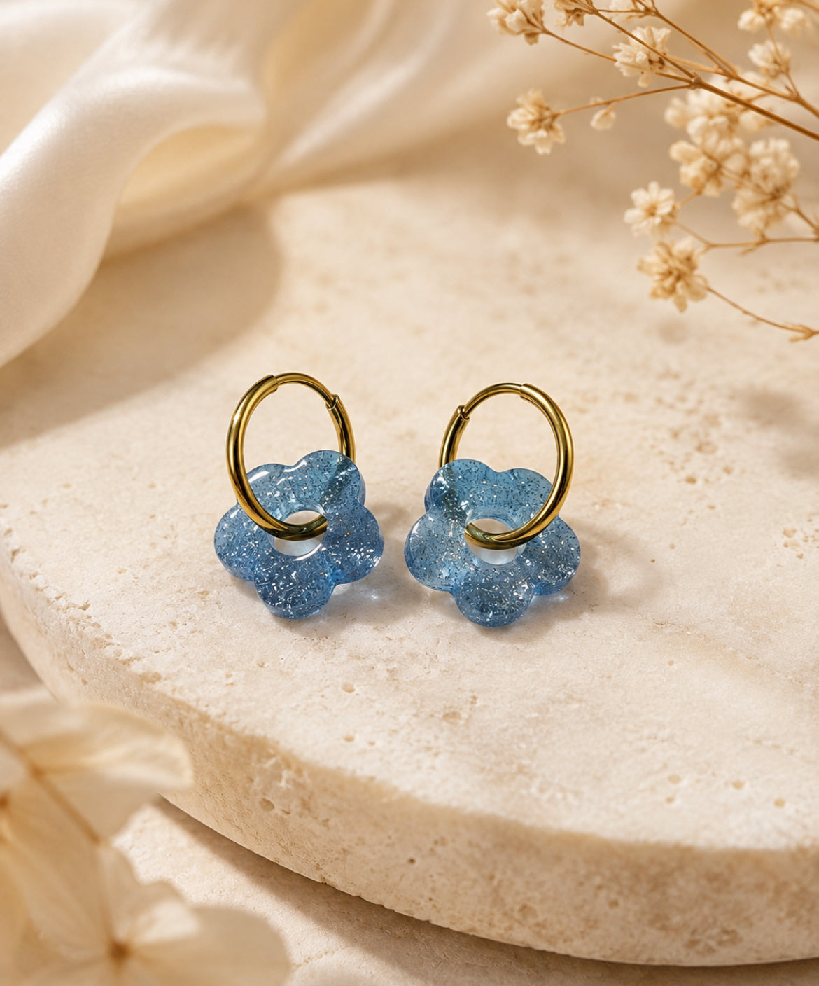 Boucles d’oreilles « Bloom Glitter » – Fleurs pailletées – Acier inoxydable – 18 mm