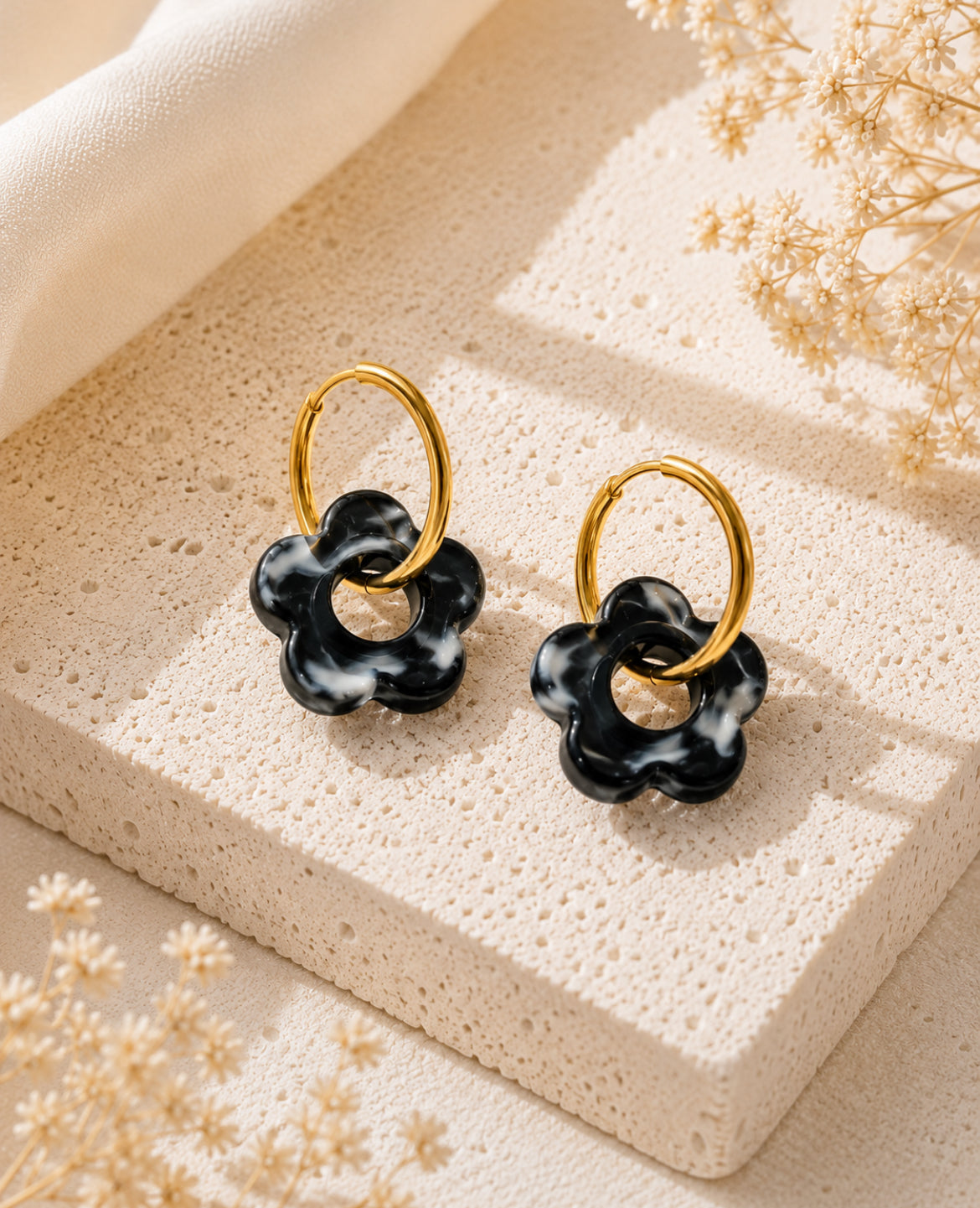 Boucles d’oreilles « Bloom Color » – Fleurs en résine – Acier inoxydable – 18 mm