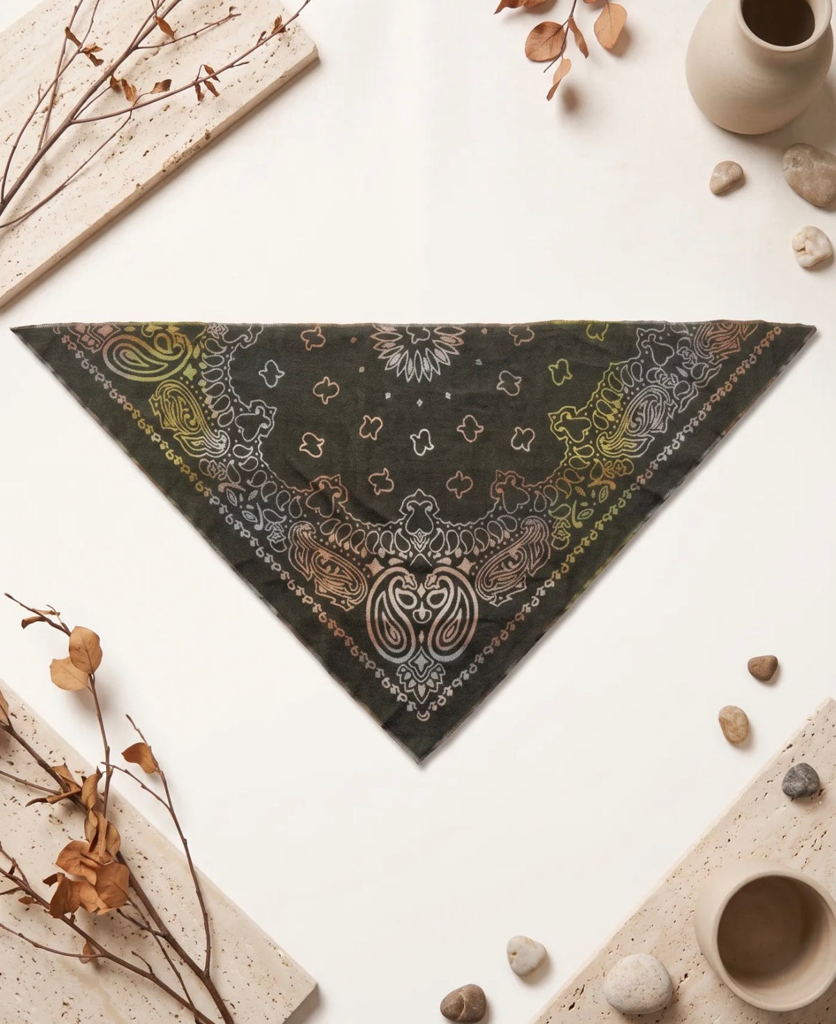 Écharpe Naya triangle femme motif bandana 65 × 180 cm – Viscose & laine