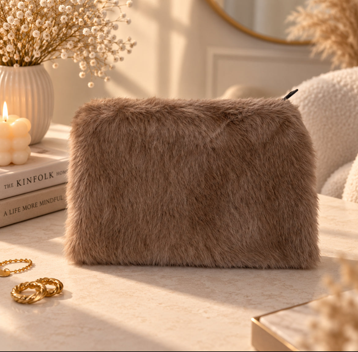 Mila – Trousse en Fausse Fourrure Douce