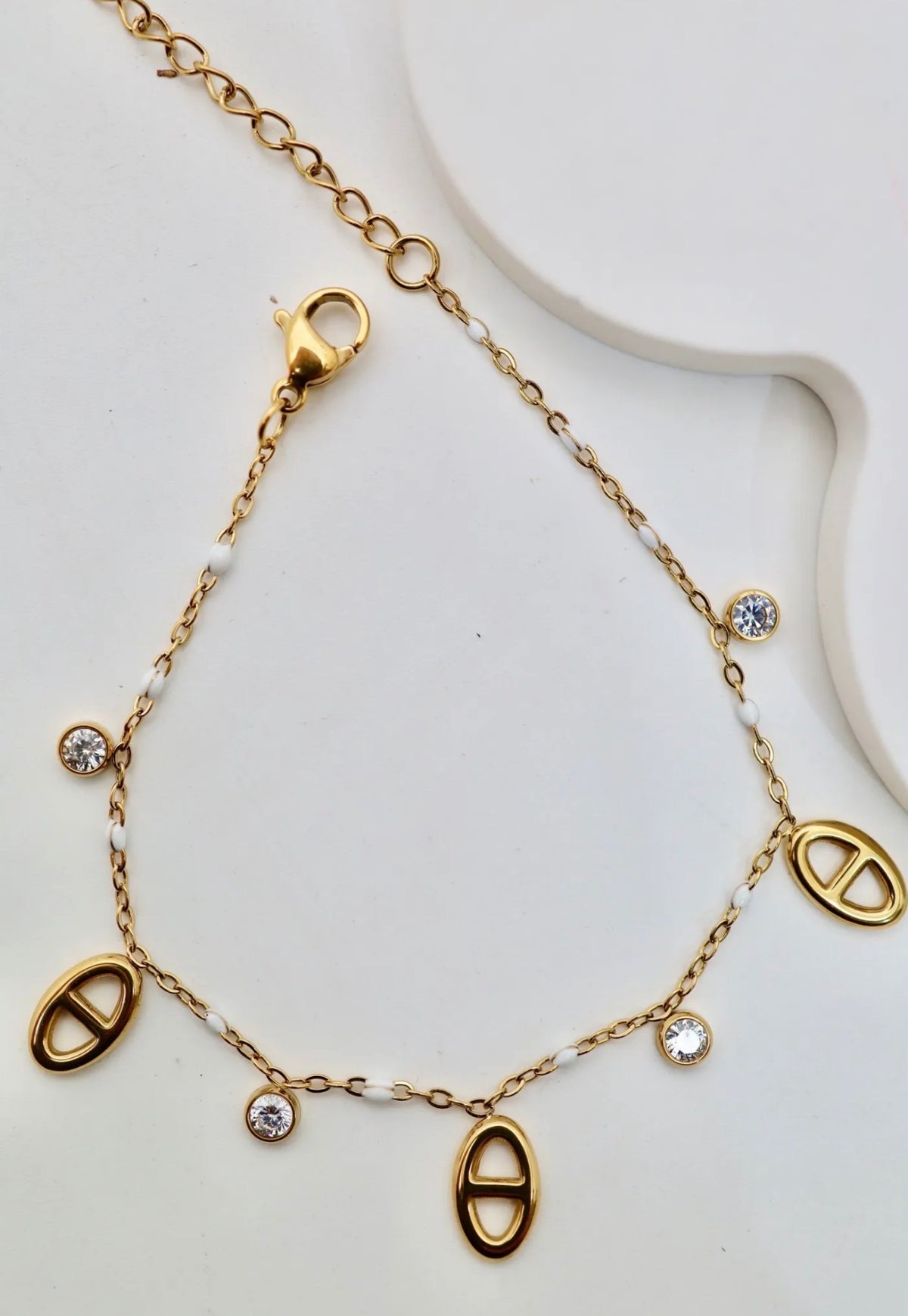 Bracelet Kaïa – Maille marine colorée en acier inoxydable doré